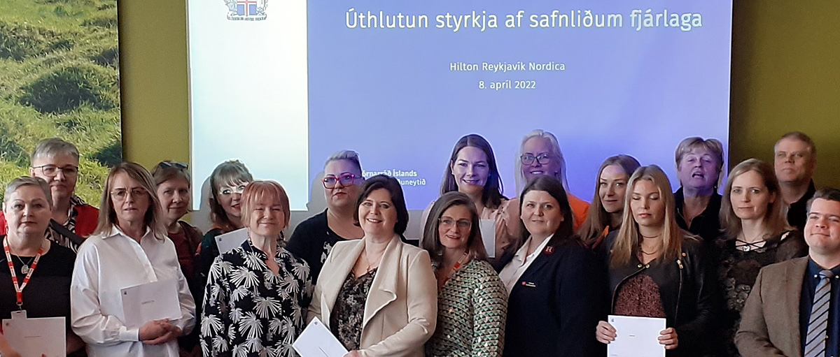 Neytendavernd &aacute; fj&aacute;rm&aacute;lamarka&eth;i