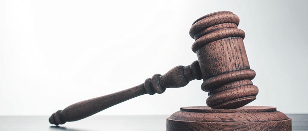 D&oacute;msm&aacute;lar&aacute;&eth;herra vill "s&iacute;ma-nau&eth;ungars&ouml;lur"