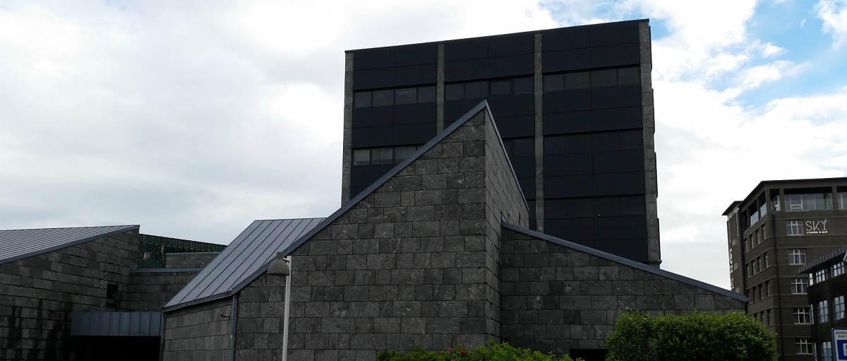 Hver er afsta&eth;a se&eth;labankastj&oacute;ra til ver&eth;tryggingar?